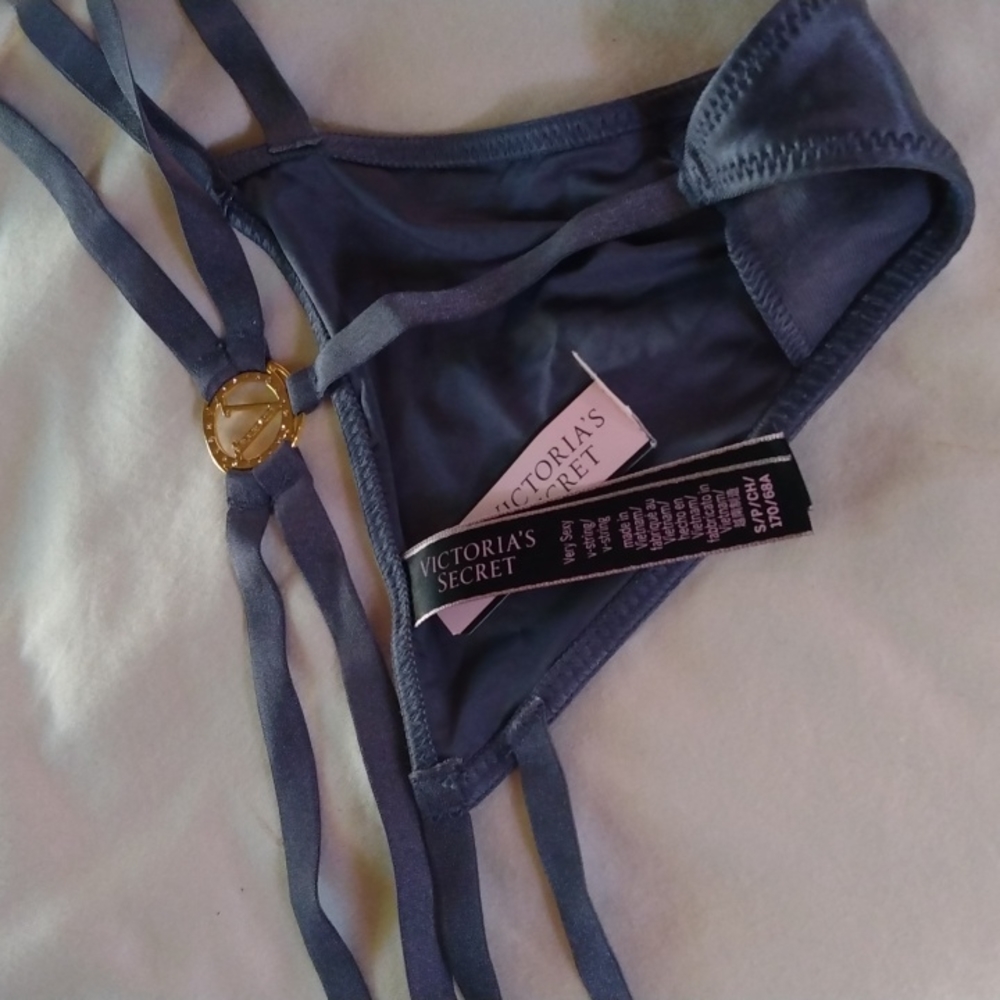 Victoria's Secret Very Sexy V-string Grey- small